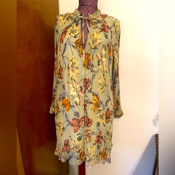 Forever Unique U Collection green pleated high neck floral mini dress Size 8 - Picture 2 of 10